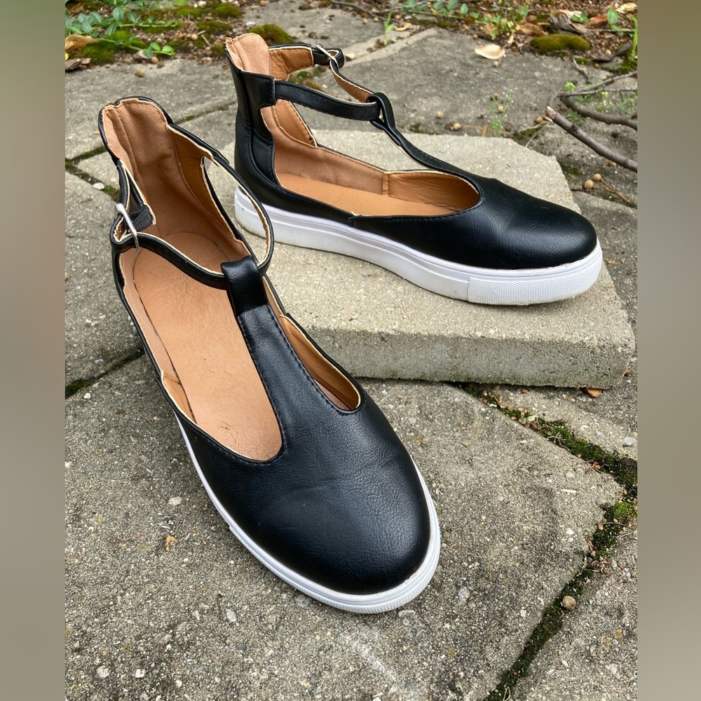 Black T-strap Sneaker Buckle size 38/39